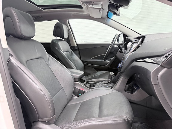 Hyundai Grand Santa Fe 17 of 19