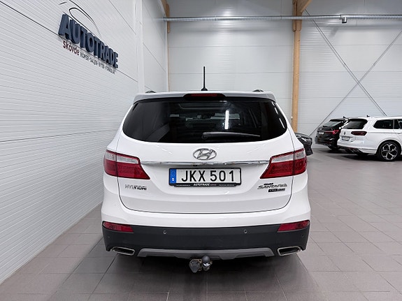 Hyundai Grand Santa Fe 8 of 19