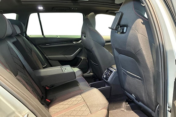 Skoda Octavia 12 of 17