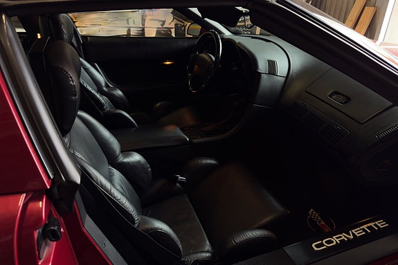 Chevrolet Corvette 13 of 13