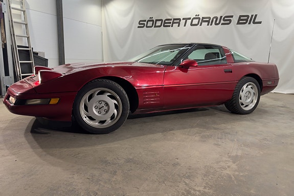 Chevrolet Corvette 3 of 13