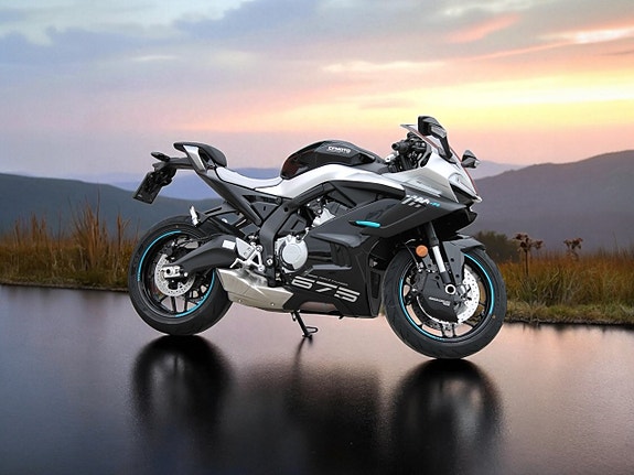CFMOTO 675 SR-R | 3 CYL | BRUTAL SKÖNHET 16 of 16