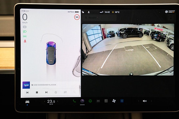 Tesla Model Y 13 of 24