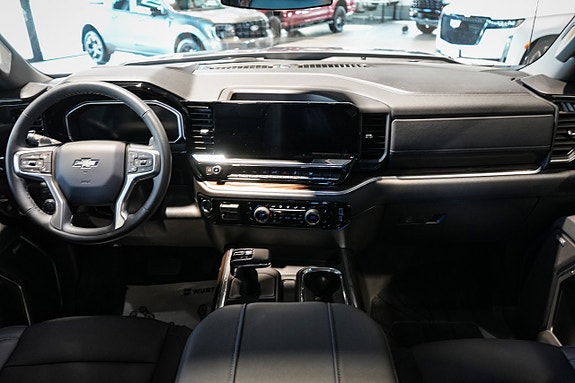 Chevrolet Silverado EV 14 of 26