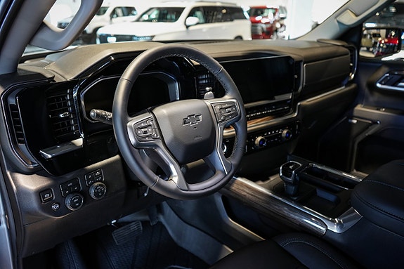 Chevrolet Silverado EV 13 of 26