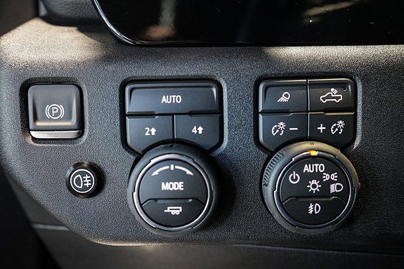 Chevrolet Silverado EV 25 of 26