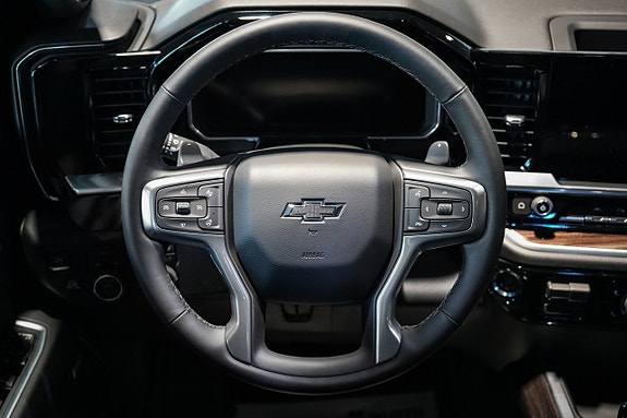 Chevrolet Silverado EV 16 of 26