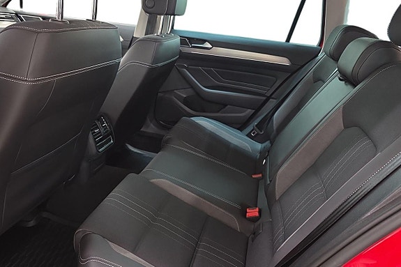 Volkswagen Passat Alltrack 19 of 20