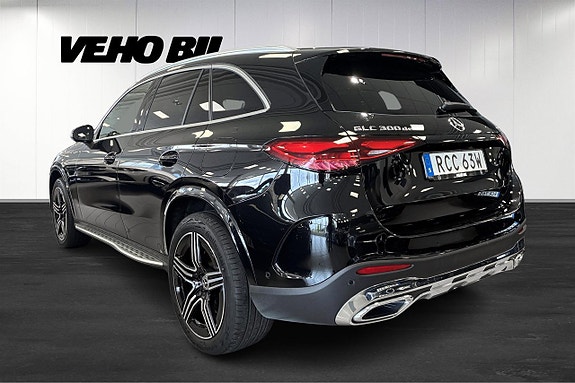 Mercedes-Benz GLC300 de 4 of 5