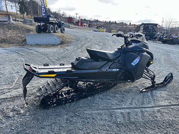 Ski-Doo Backcountry Adrenaline 600R E-Tec -26 3 of 5