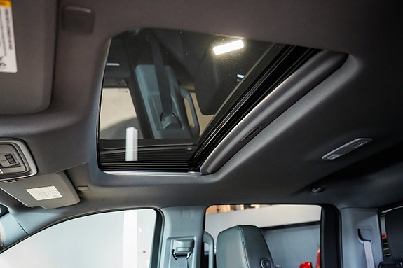 Chevrolet Silverado EV 25 of 30