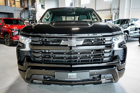 Chevrolet Silverado EV 2 of 30