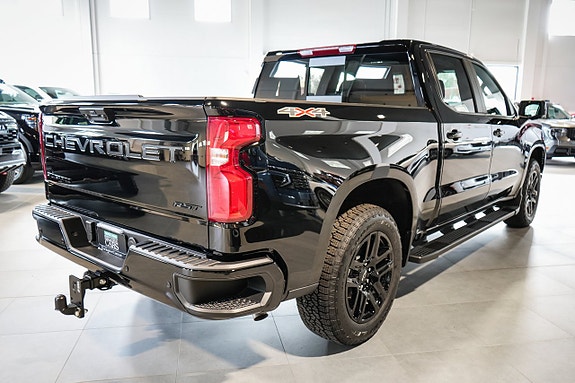 Chevrolet Silverado EV 8 of 30