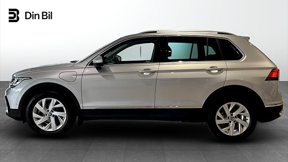 Volkswagen Tiguan 2 of 5