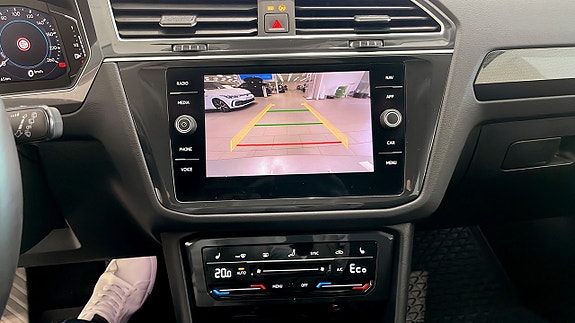 Volkswagen Tiguan 9 of 14