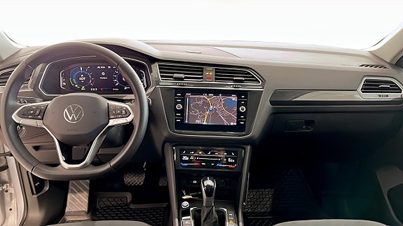 Volkswagen Tiguan 10 of 14