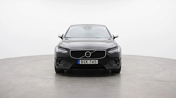 Volvo S90 2 of 25
