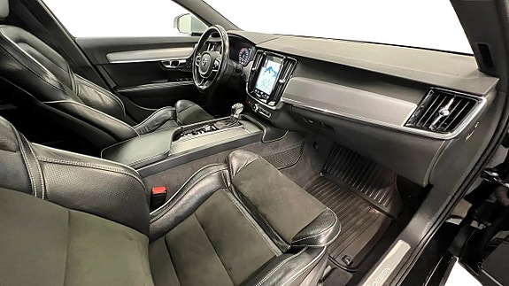 Volvo S90 17 of 25