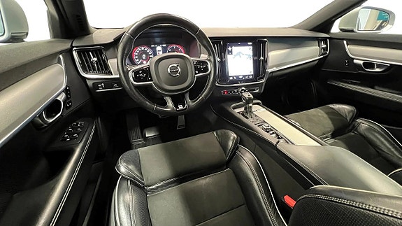 Volvo S90 10 of 25