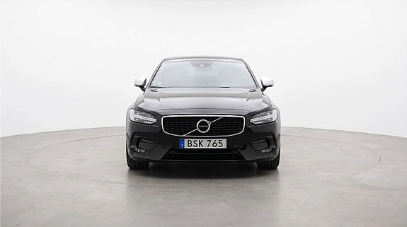 Volvo S90 2 of 5