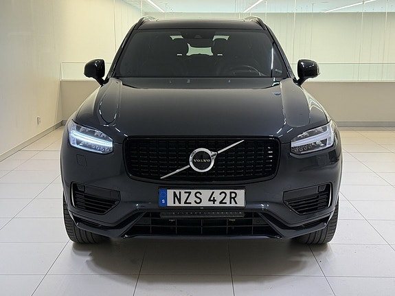 Volvo XC90 2 of 5