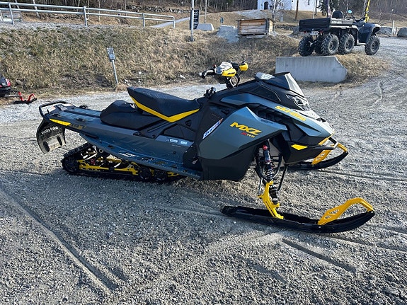 Ski-Doo MXZ X-RS 850 E-Tec -26 2 of 5