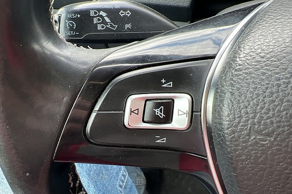 Volkswagen Amarok 18 of 19