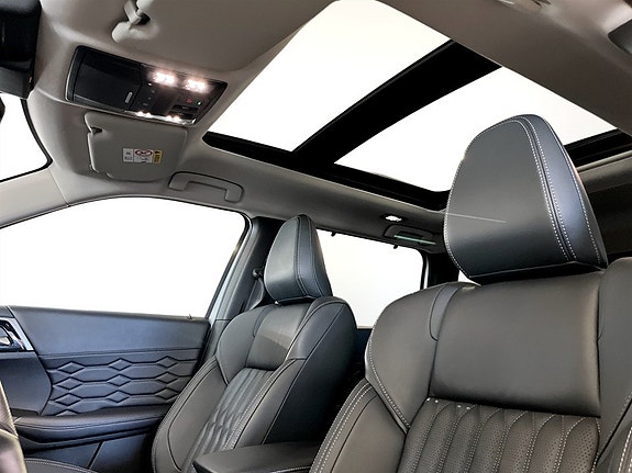 Mitsubishi Outlander 20 of 28