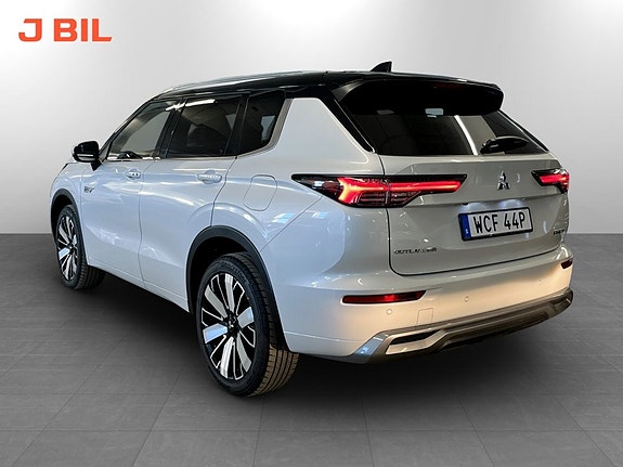 Mitsubishi Outlander 28 of 28