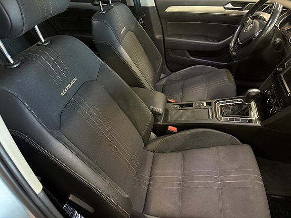 Volkswagen Passat Alltrack 9 of 14