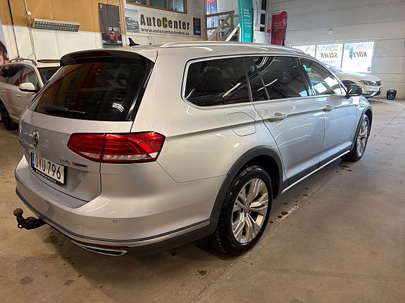 Volkswagen Passat Alltrack 7 of 14
