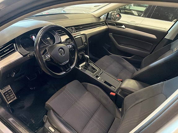Volkswagen Passat Alltrack 10 of 14