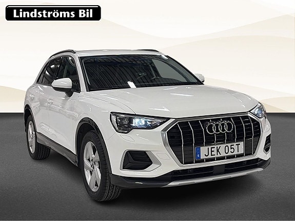 Audi Q3 3 of 5