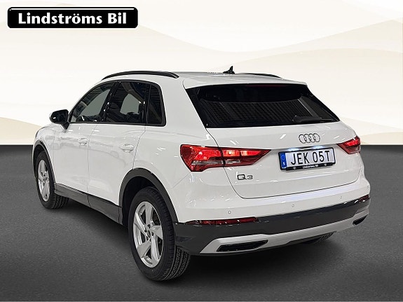 Audi Q3 4 of 5