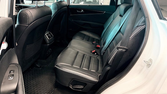 Kia Sorento 10 of 12