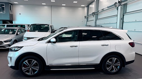 Kia Sorento 6 of 12