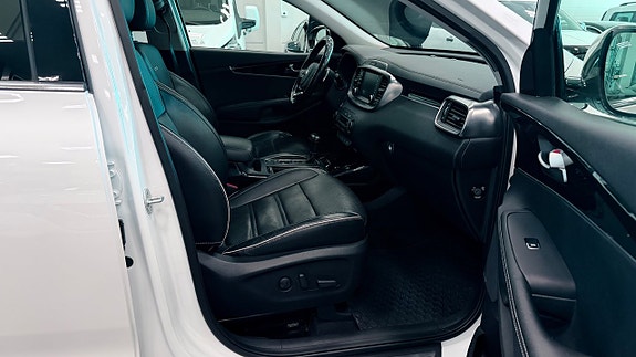 Kia Sorento 7 of 12