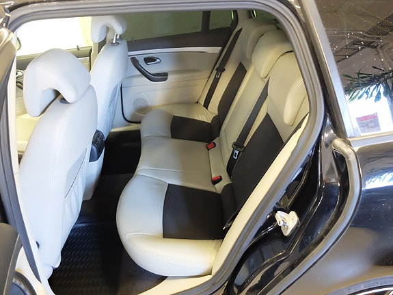 Saab 9-3 7 of 10