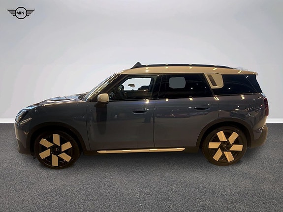 MINI Countryman E 2 of 5