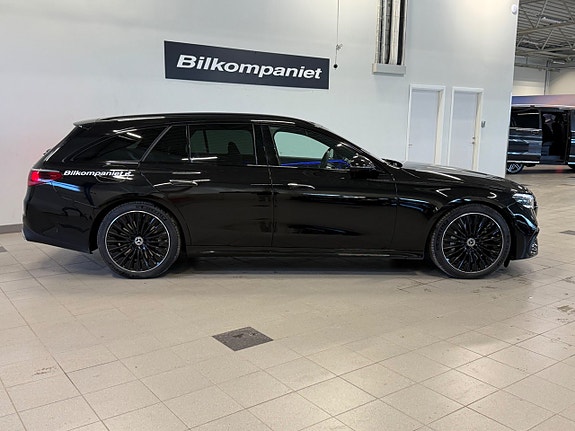 Mercedes-Benz E300 de 2 of 15