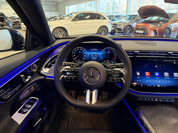 Mercedes-Benz E300 de 11 of 15