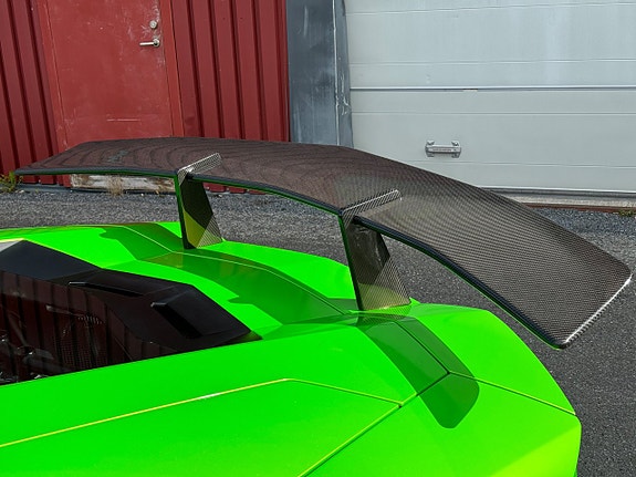 Lamborghini Aventador 12 of 27