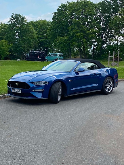 Ford Mustang 4 of 10