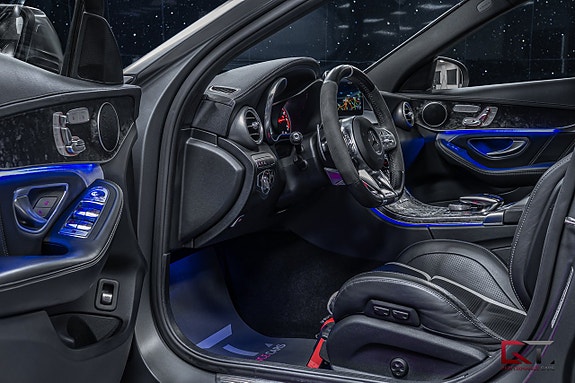 Mercedes-Benz C63 10 of 22