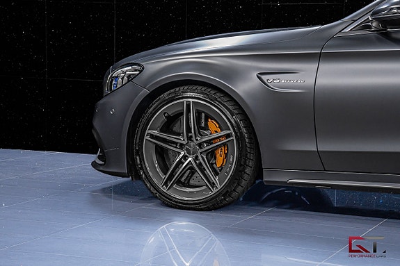 Mercedes-Benz C63 6 of 22