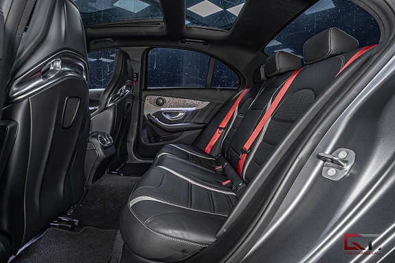 Mercedes-Benz C63 19 of 22