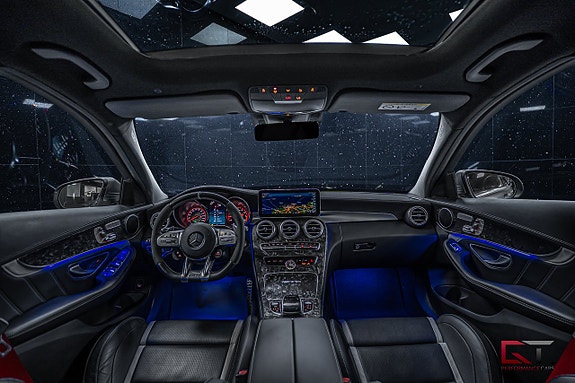 Mercedes-Benz C63 15 of 22
