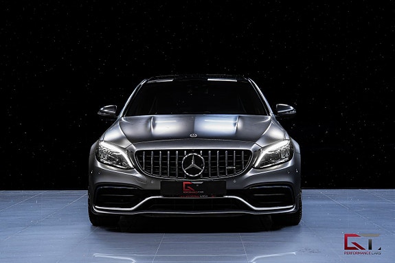 Mercedes-Benz C63 4 of 22