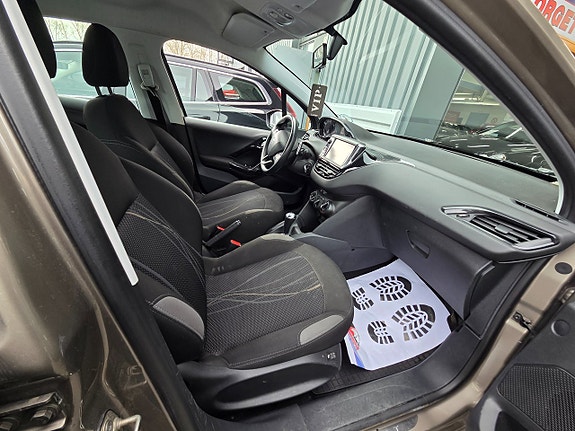 Peugeot 208 9 of 13