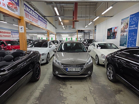 Peugeot 208 4 of 5